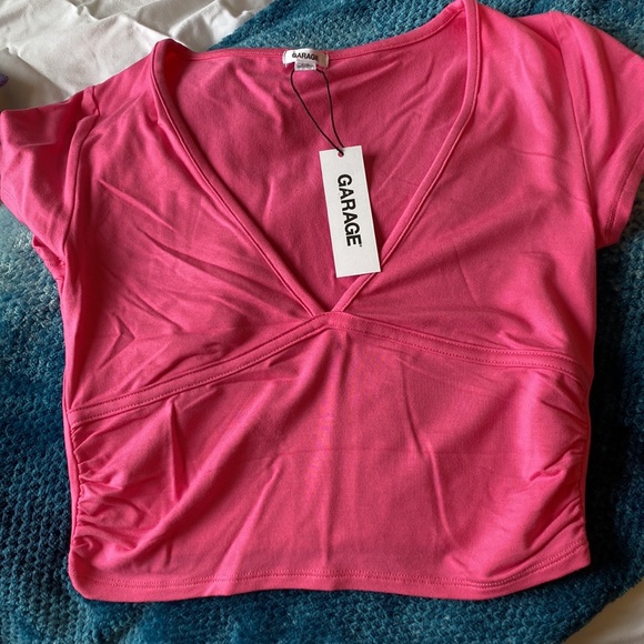 Brand new pink crop top - Picture 2 of 5